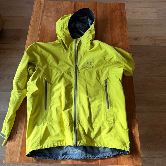 Arc'teryx Men's Beta Gortex Yellow (Euphoria) Jacket Size XL